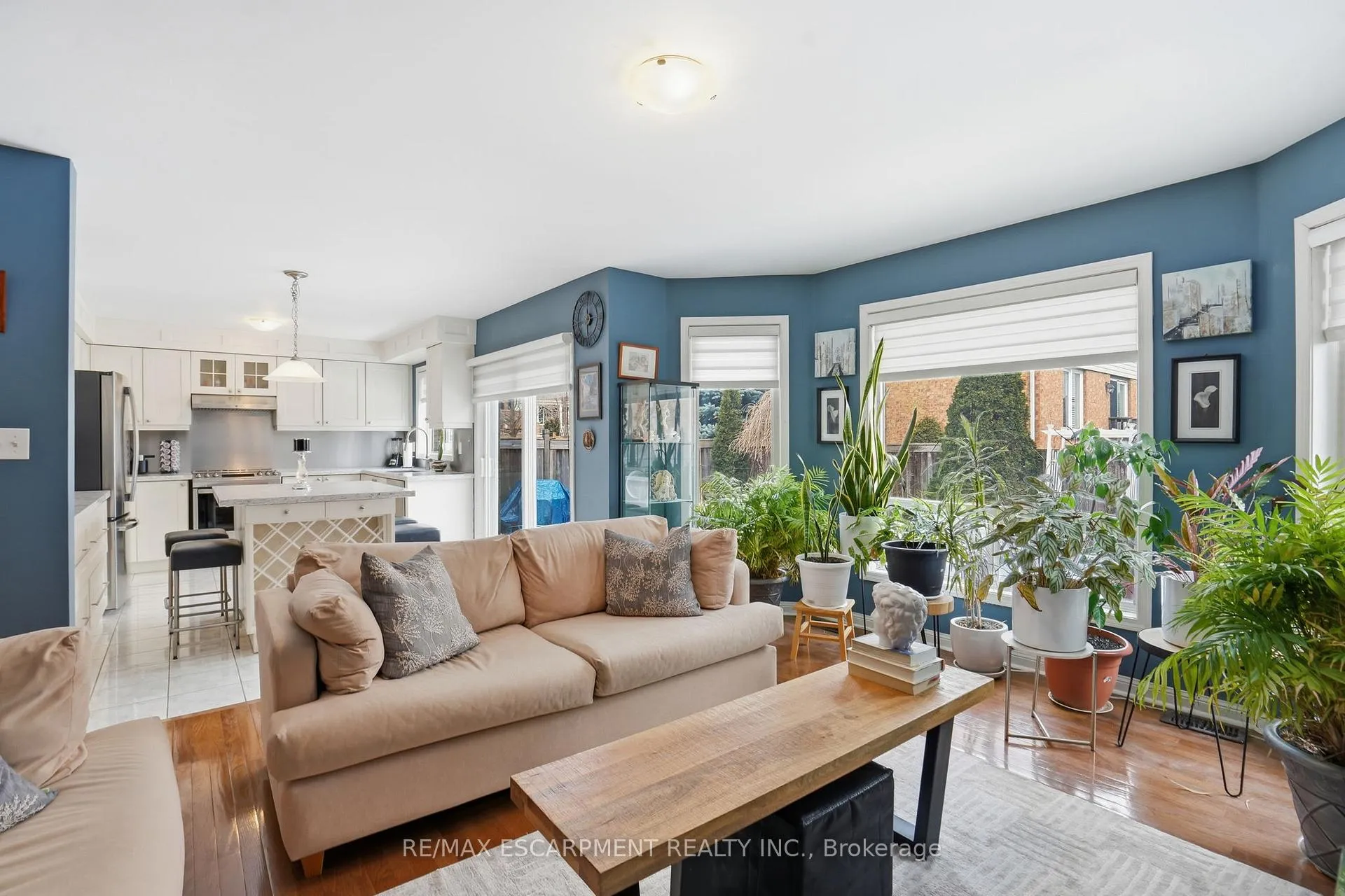 Photo 12 of 2505 Valleyridge Drive, Oakville, Bronte Creek — HOMEH