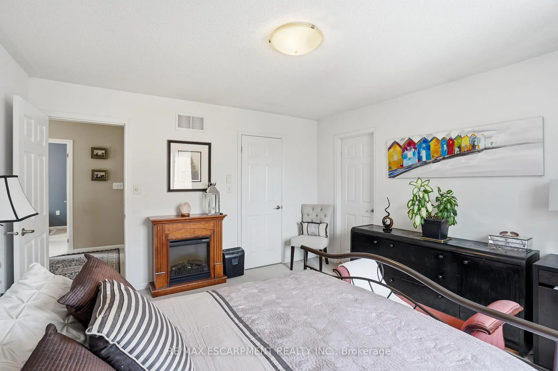 Photo 22 of 2505 Valleyridge Drive, Oakville, Bronte Creek — HOMEH