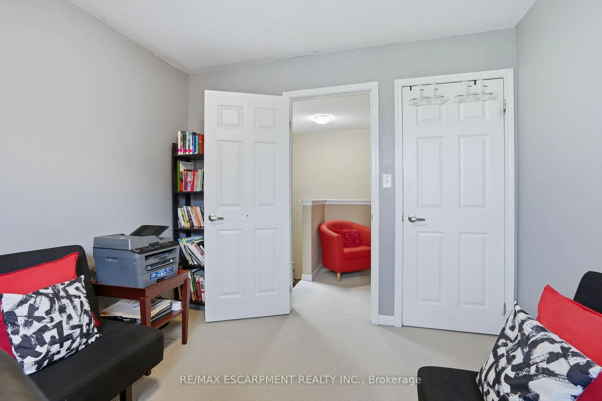 Photo 35 of 2505 Valleyridge Drive, Oakville, Bronte Creek — HOMEH