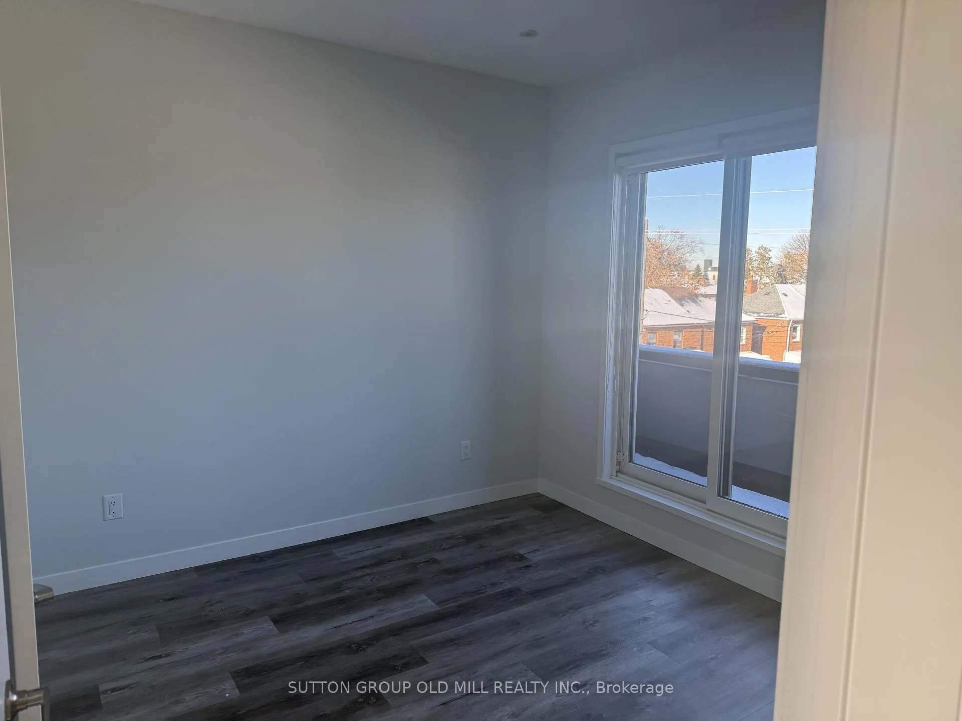 Photo 5 of 20 Avon Drive, Toronto, Keelesdale-Eglinton West — HOMEH