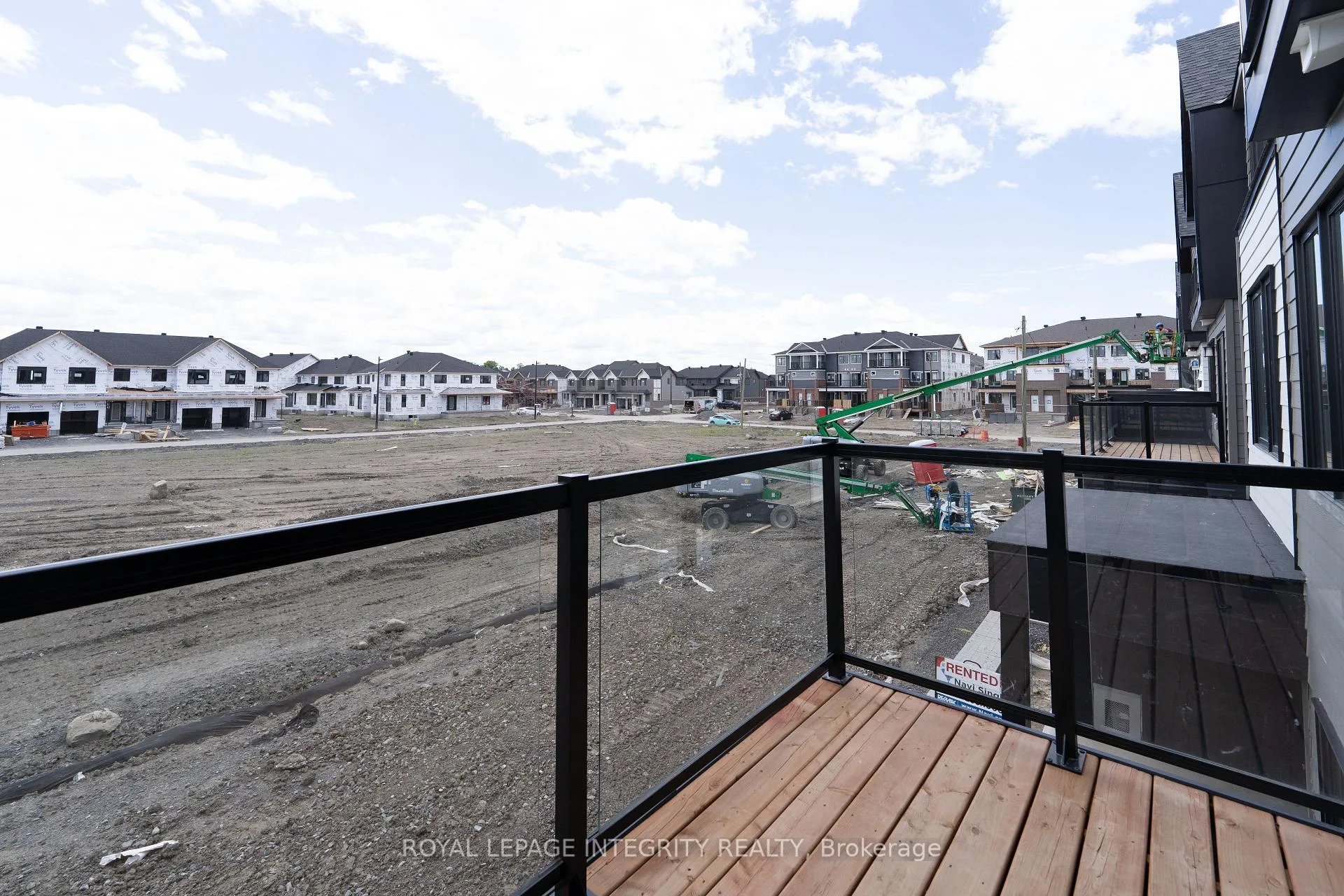 Photo 5 of 94 Kyanite Lane, Ottawa, Barrhaven - Heritage Park — HOMEH