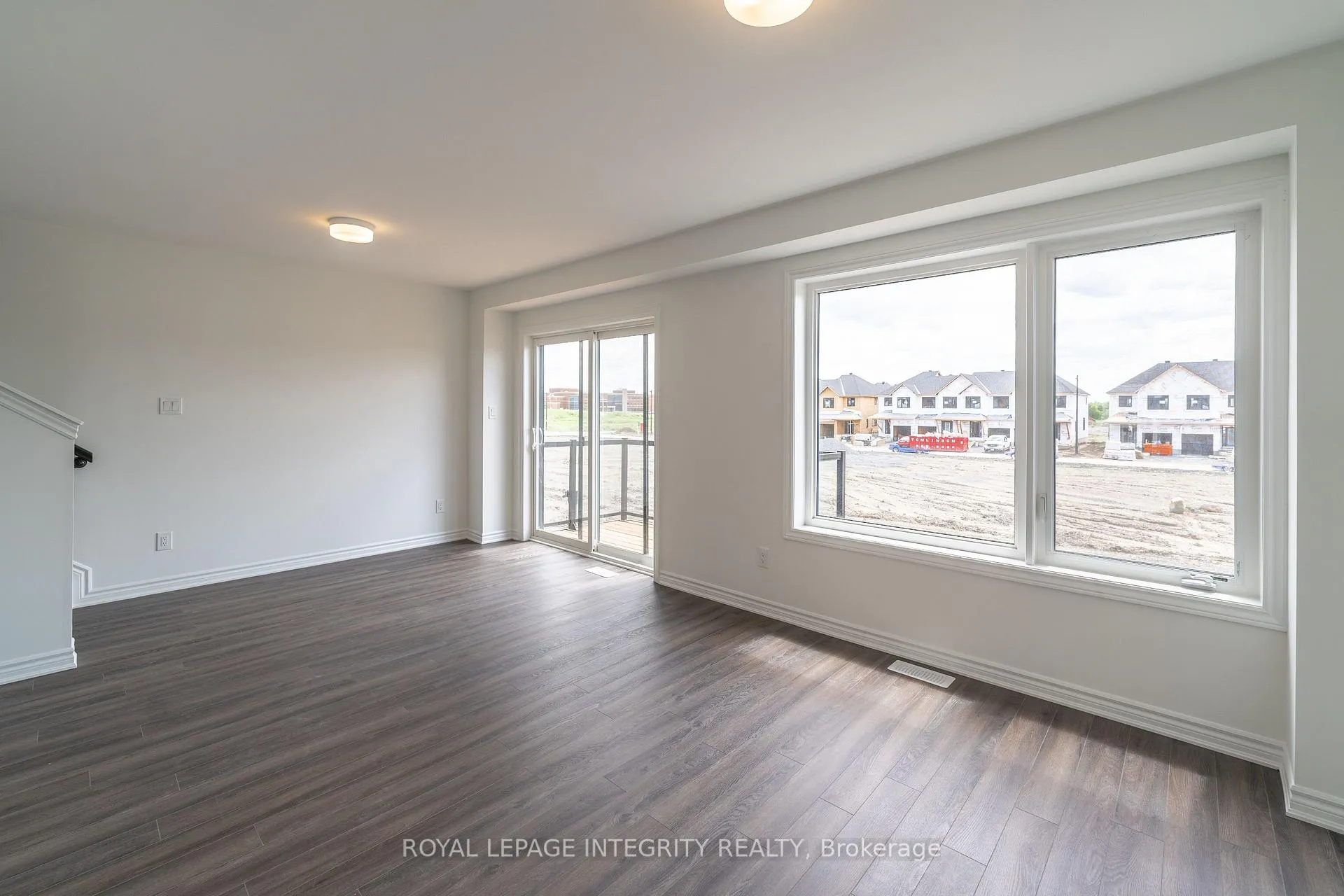 Photo 8 of 94 Kyanite Lane, Ottawa, Barrhaven - Heritage Park — HOMEH