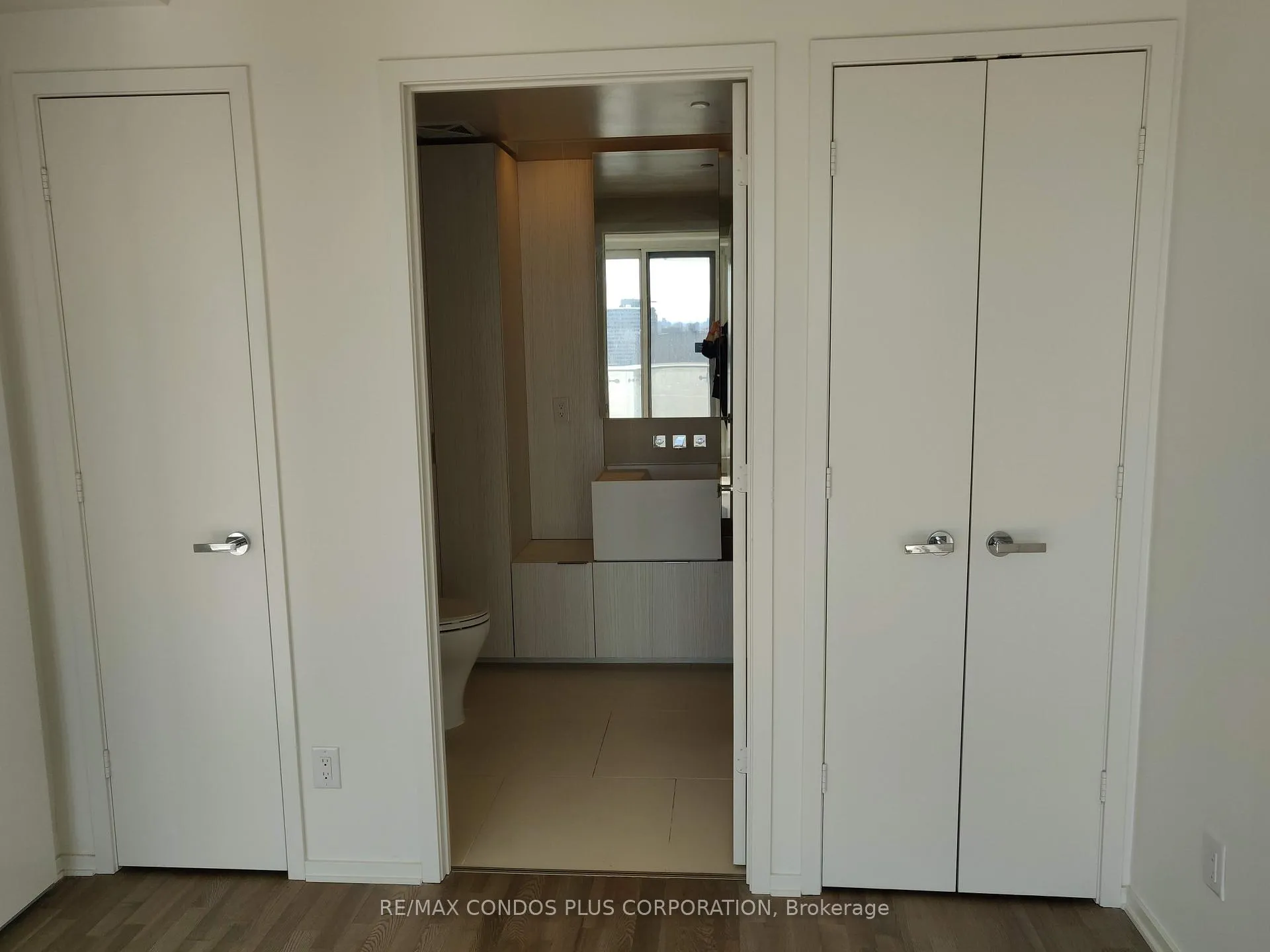 Photo 6 of Unit 2509, 1 Bloor Street E, Toronto, Church-Yonge Corridor — HOMEH