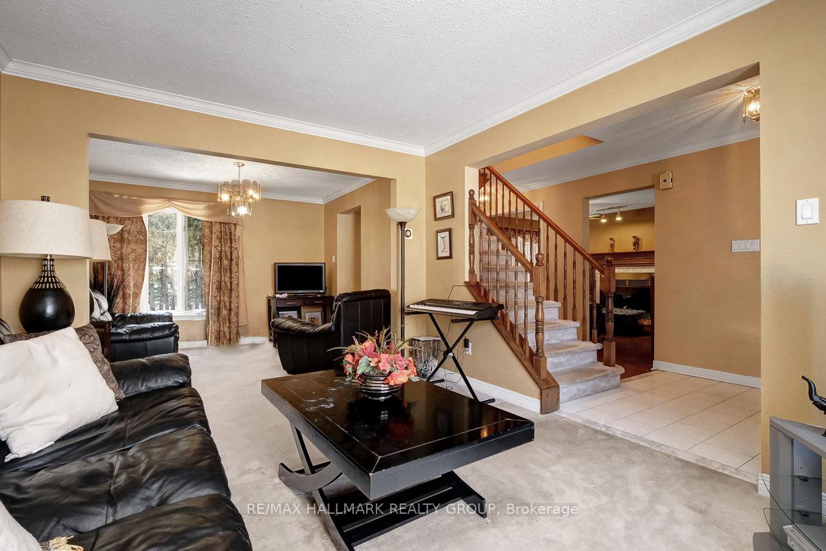 Photo 5 of 125 Picasso Drive, Ottawa, Hunt Club Park — HOMEH