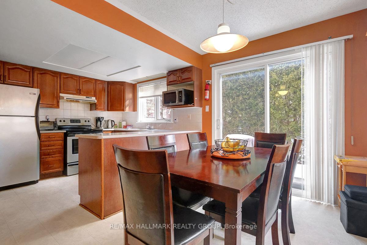 Photo 9 of 125 Picasso Drive, Ottawa, Hunt Club Park — HOMEH