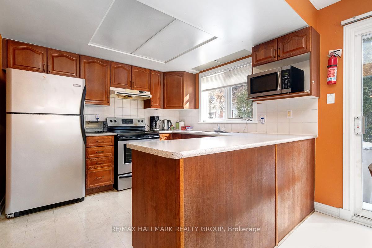 Photo 10 of 125 Picasso Drive, Ottawa, Hunt Club Park — HOMEH