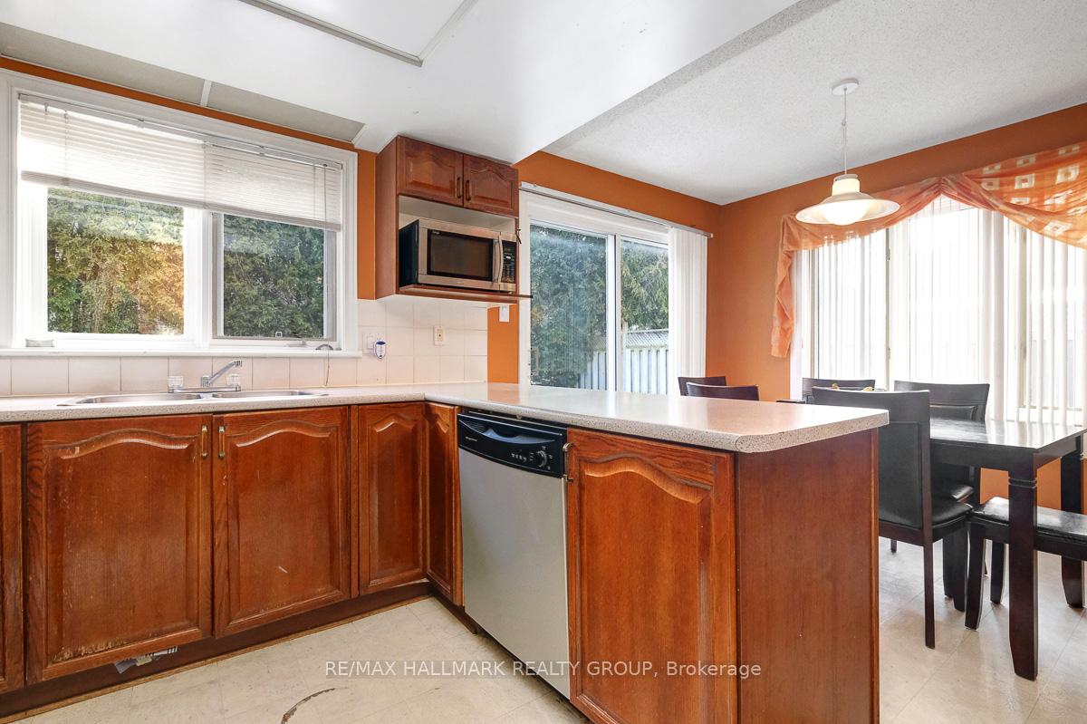 Photo 11 of 125 Picasso Drive, Ottawa, Hunt Club Park — HOMEH