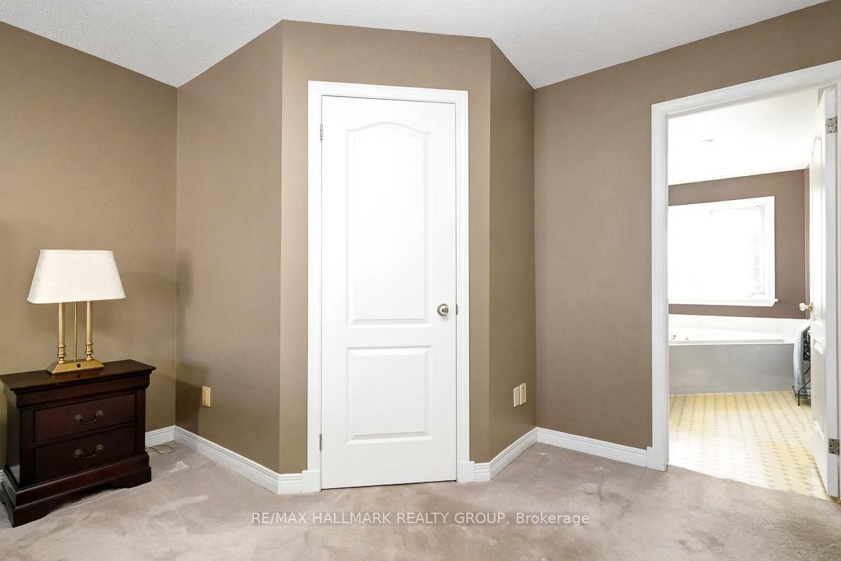 Photo 20 of 125 Picasso Drive, Ottawa, Hunt Club Park — HOMEH