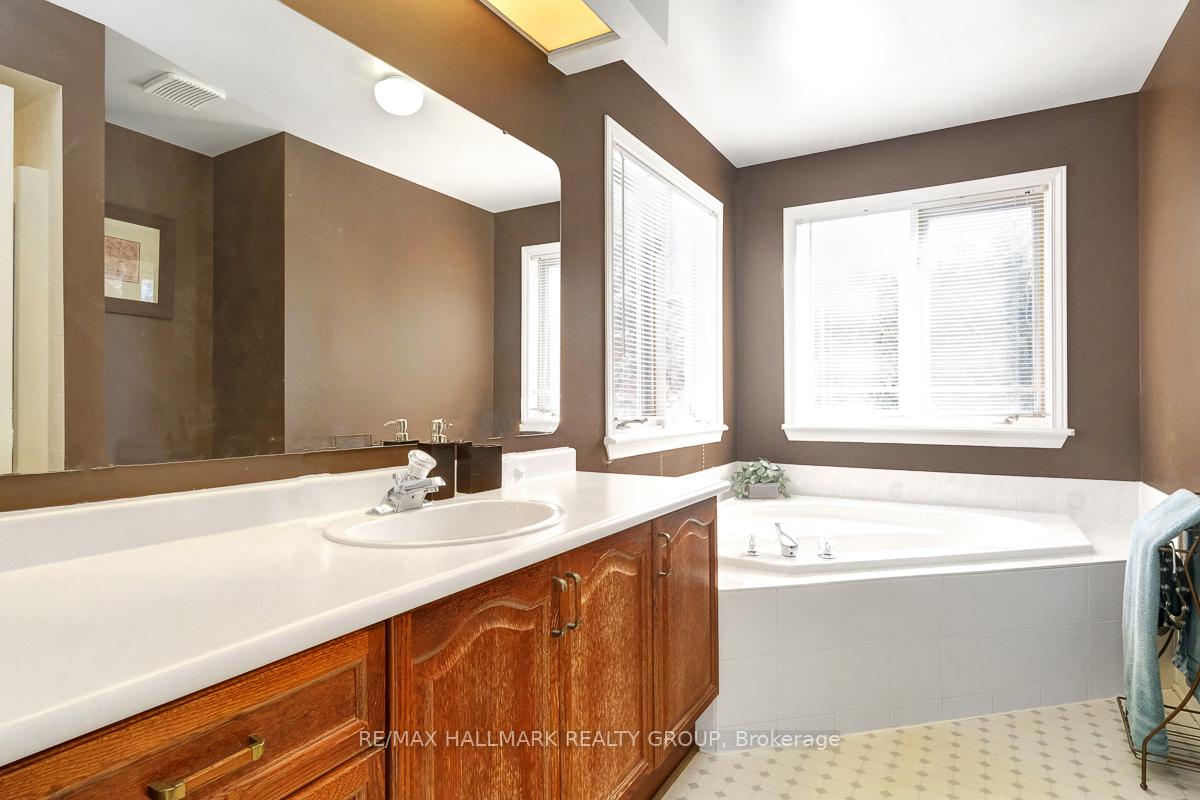 Photo 21 of 125 Picasso Drive, Ottawa, Hunt Club Park — HOMEH