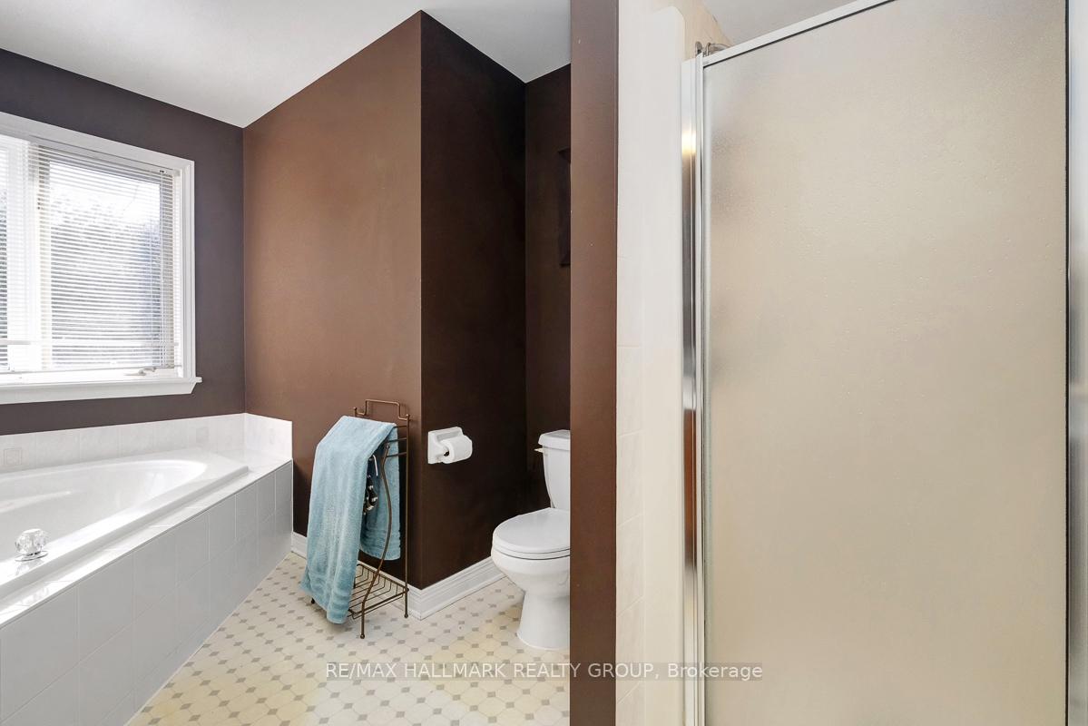 Photo 23 of 125 Picasso Drive, Ottawa, Hunt Club Park — HOMEH