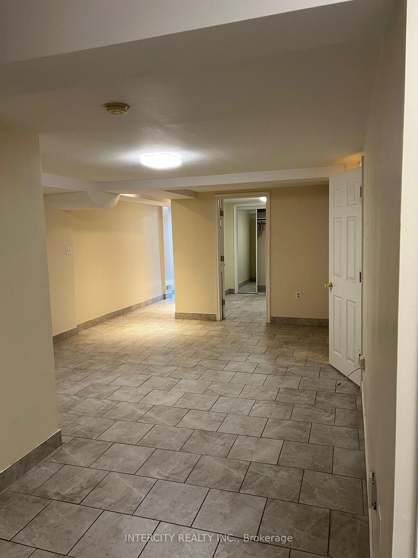 Photo 2 of 4 Pennyroyal Crescent, Brampton, Bramalea North Industrial — HOMEH