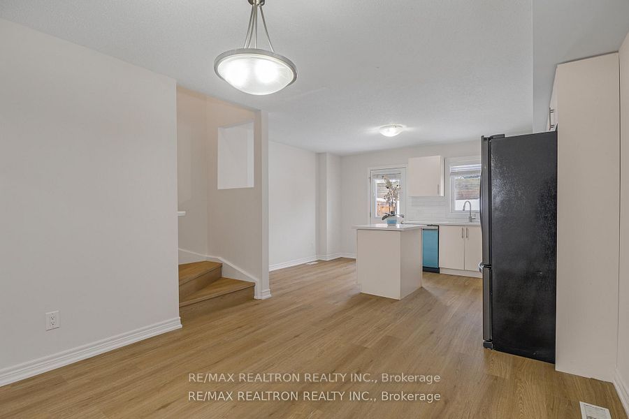 Photo 5 of Unit 67, 7768 Ascot Circle, Niagara Falls, Ascot — HOMEH