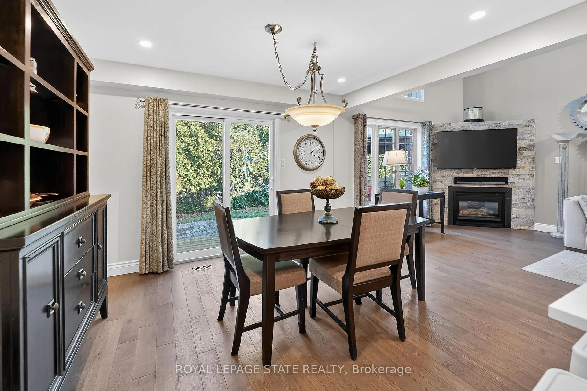 Photo 15 of 23 Tamarack Court, Grimsby, Grimsby West — HOMEH