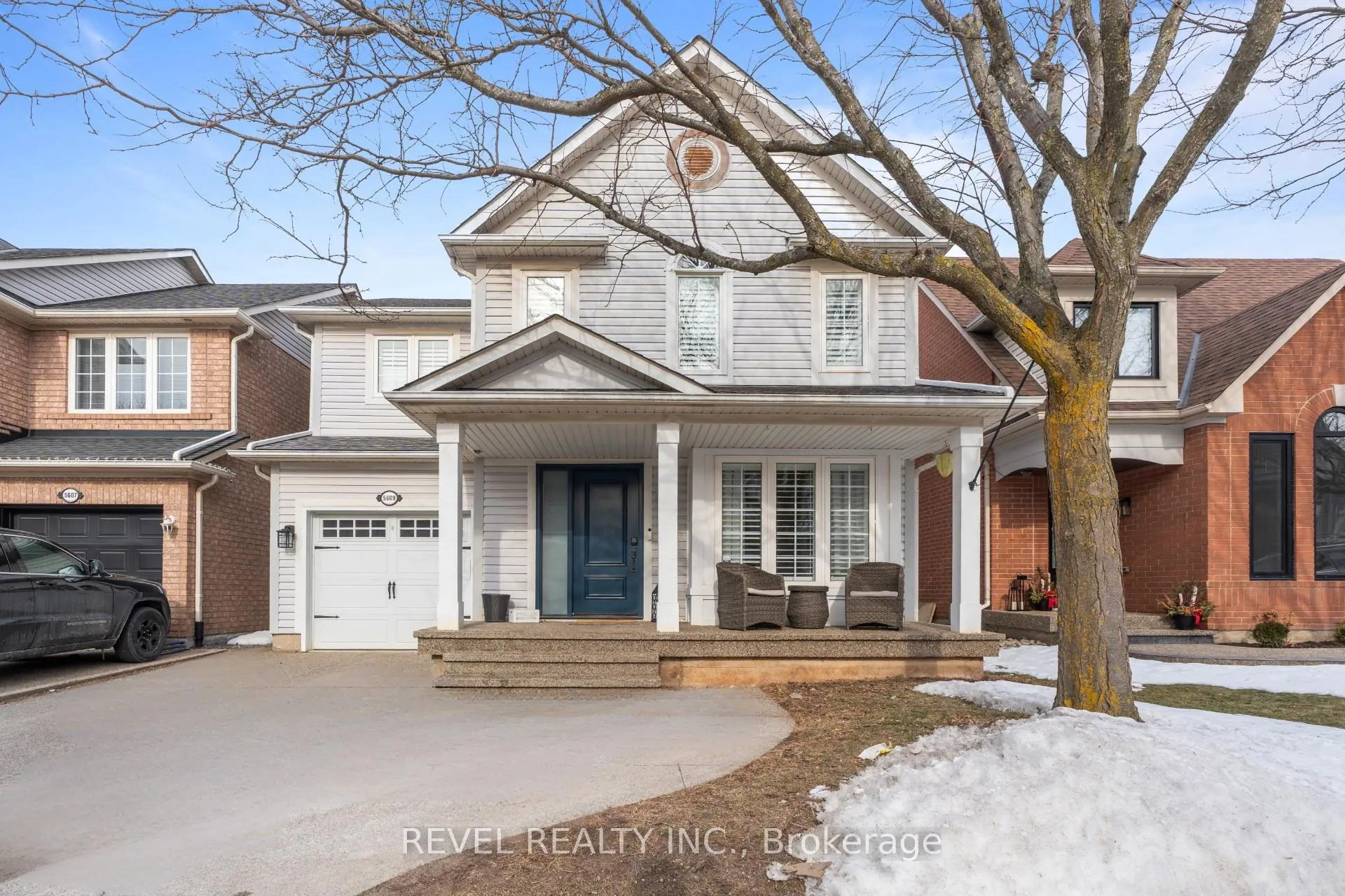 Photo 1 of 5609 Thorn Lane, Burlington, Orchard — HOMEH