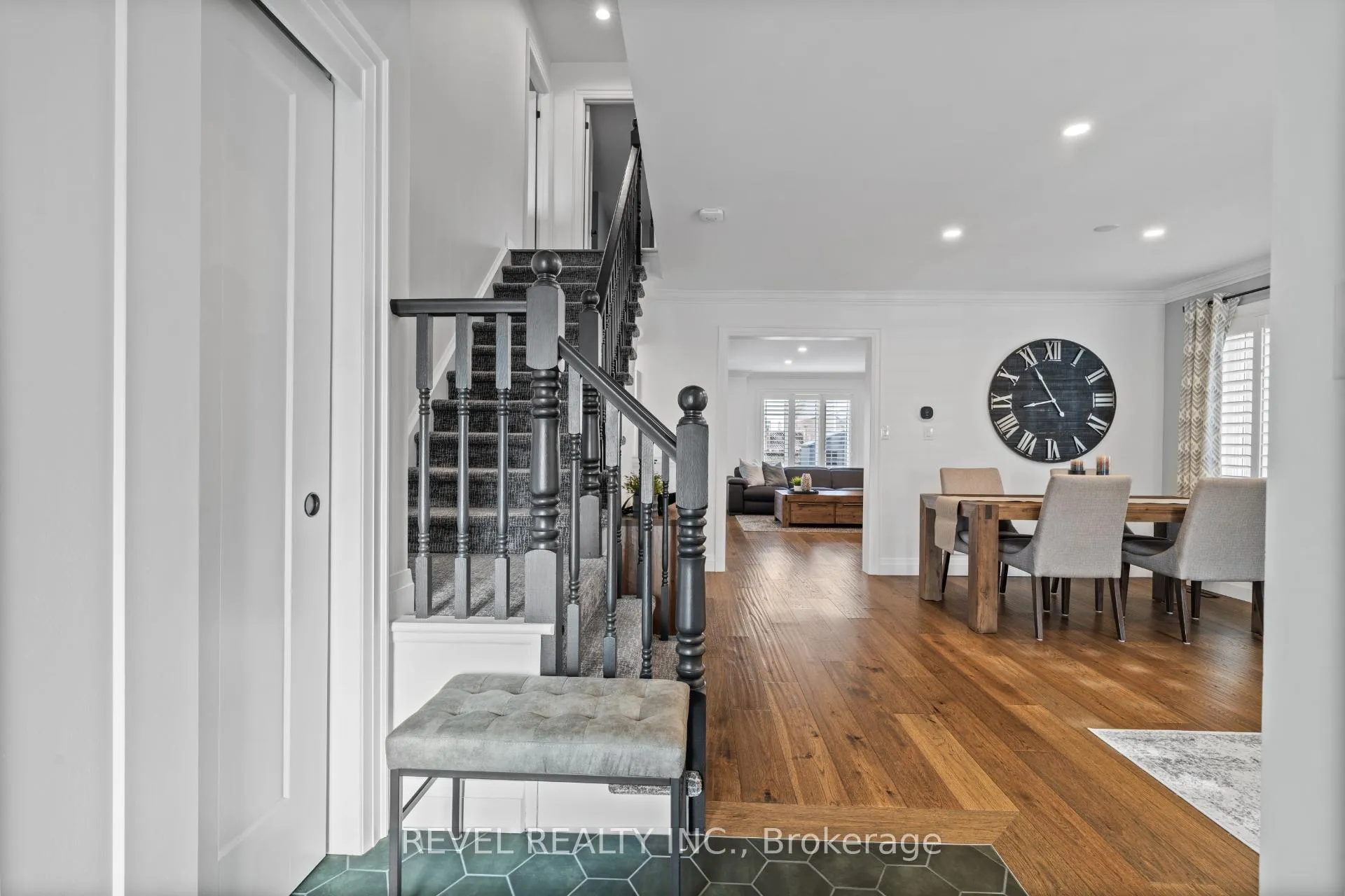Photo 3 of 5609 Thorn Lane, Burlington, Orchard — HOMEH