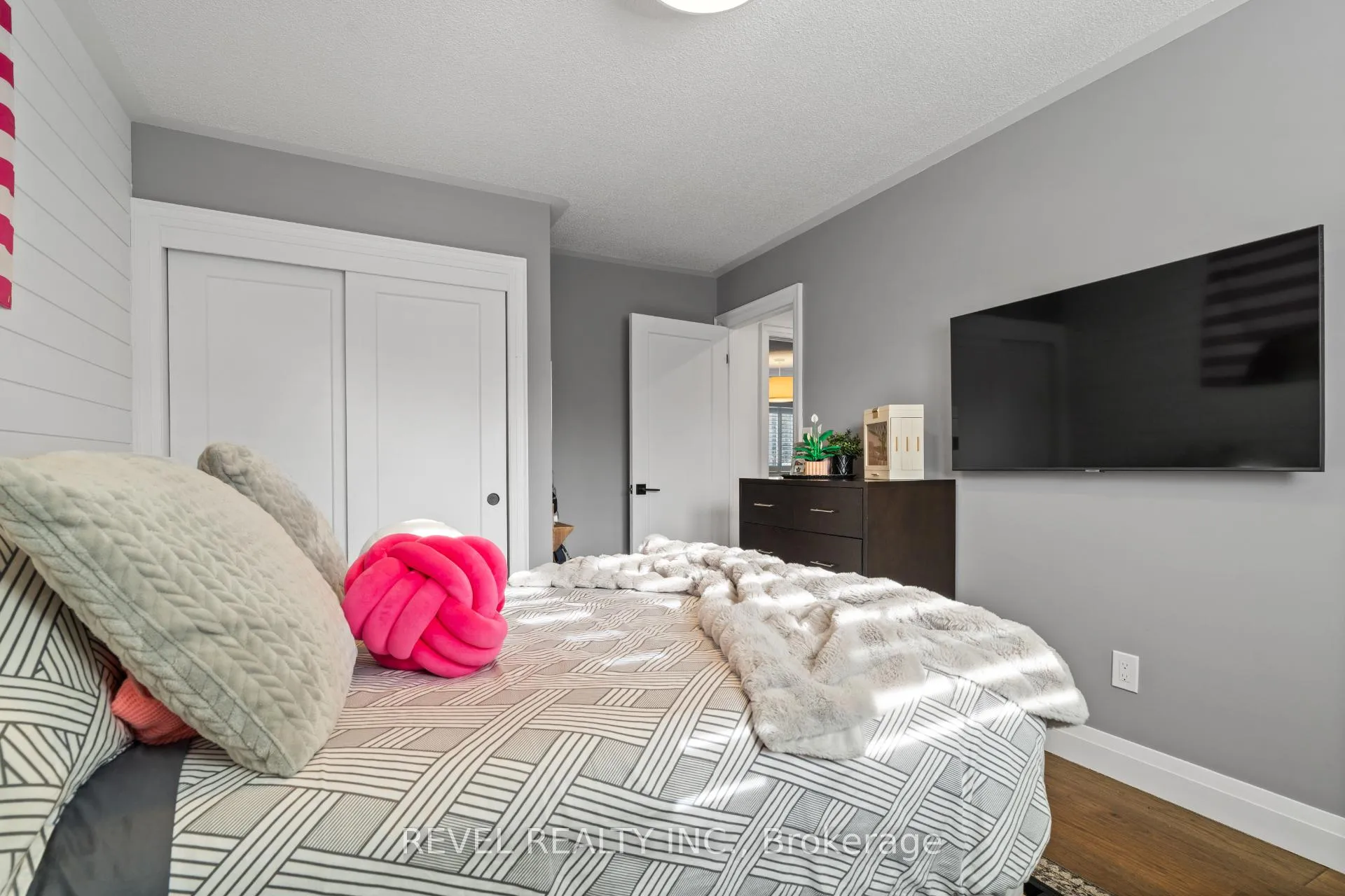 Photo 28 of 5609 Thorn Lane, Burlington, Orchard — HOMEH