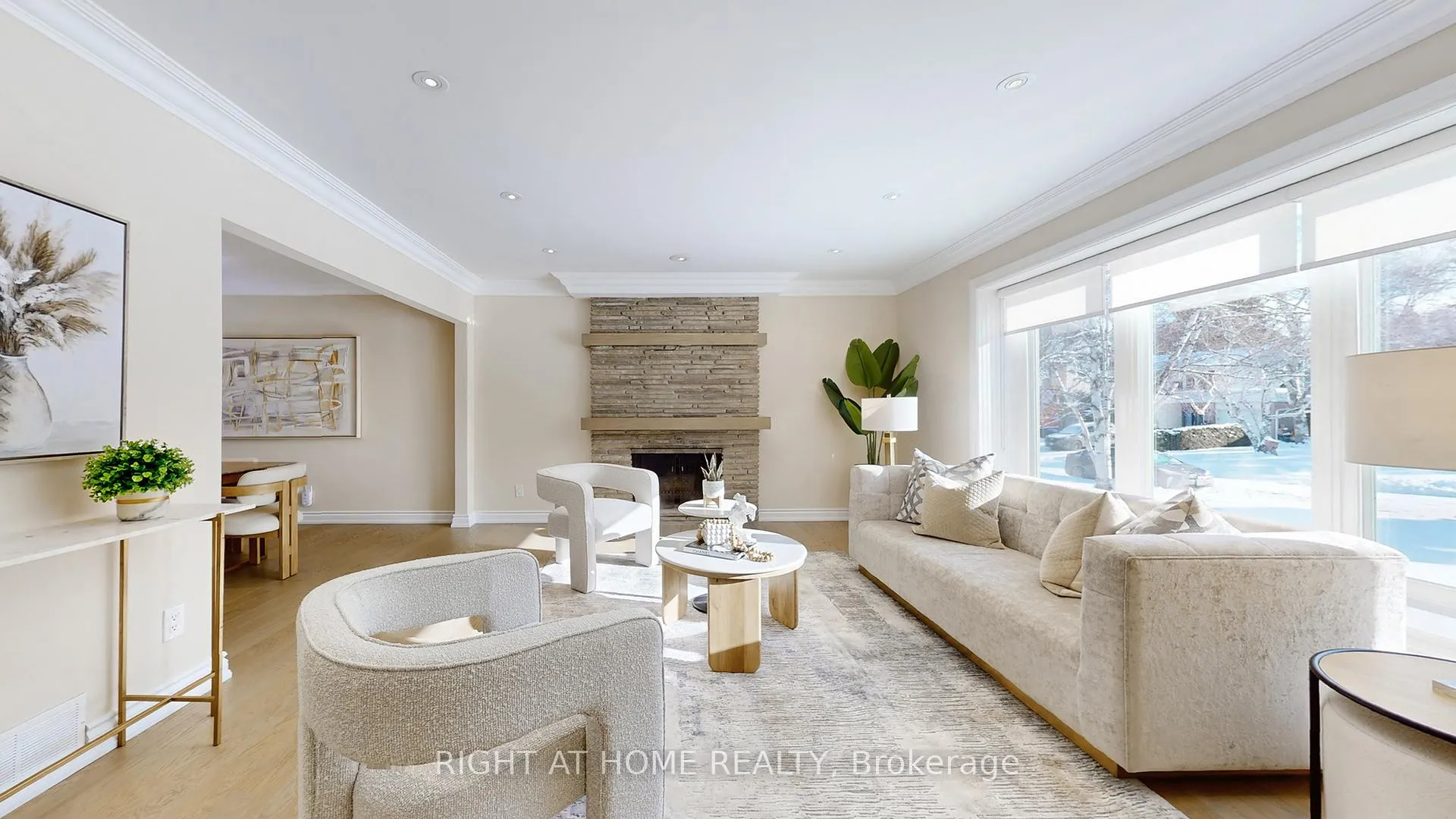 Photo 5 of 12 Courtham Avenue, Markham, Grandview — HOMEH