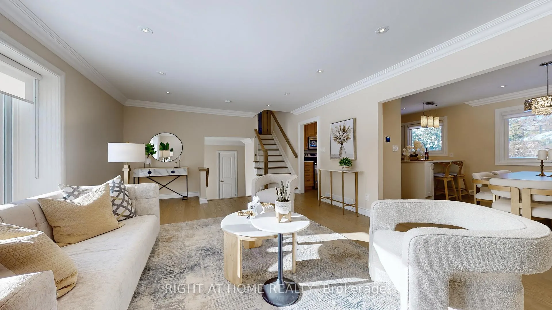 Photo 8 of 12 Courtham Avenue, Markham, Grandview — HOMEH