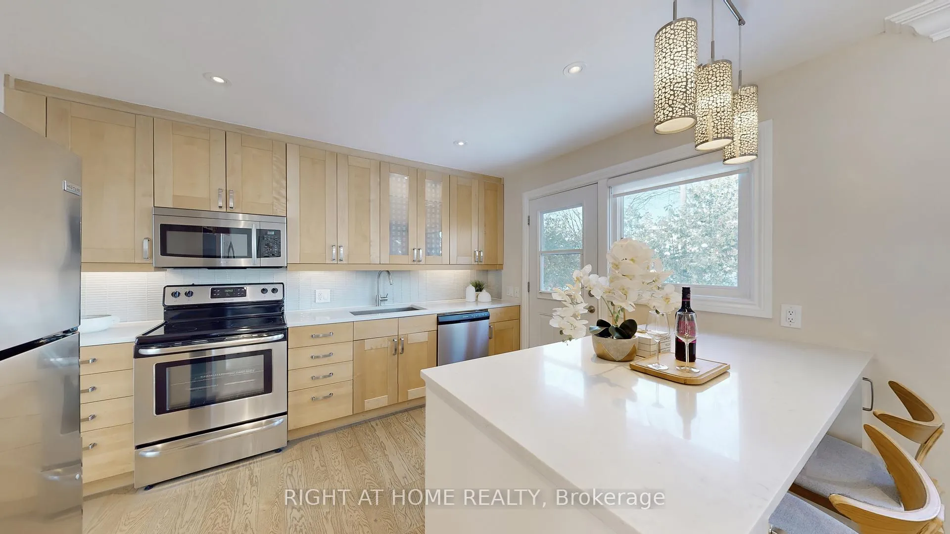 Photo 9 of 12 Courtham Avenue, Markham, Grandview — HOMEH