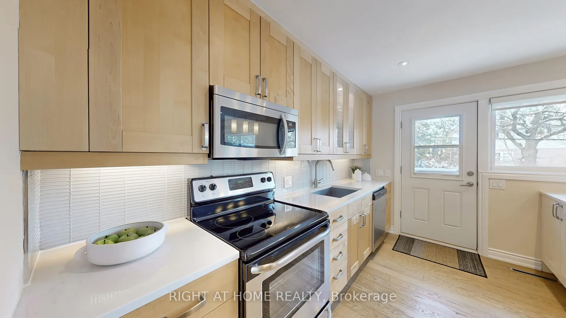 Photo 12 of 12 Courtham Avenue, Markham, Grandview — HOMEH