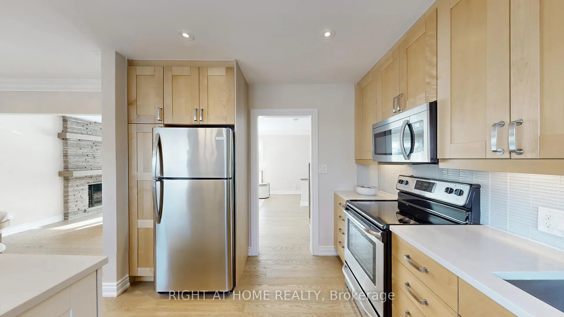 Photo 14 of 12 Courtham Avenue, Markham, Grandview — HOMEH