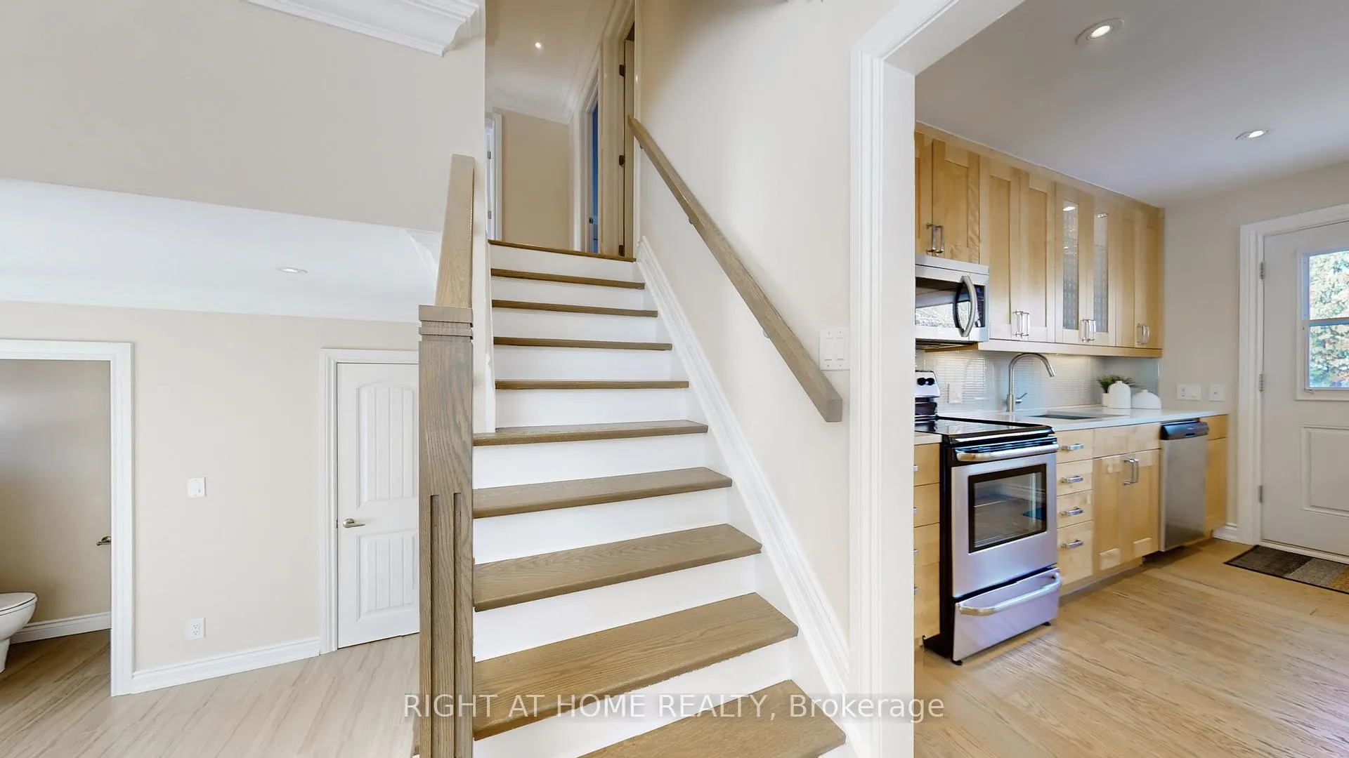 Photo 22 of 12 Courtham Avenue, Markham, Grandview — HOMEH
