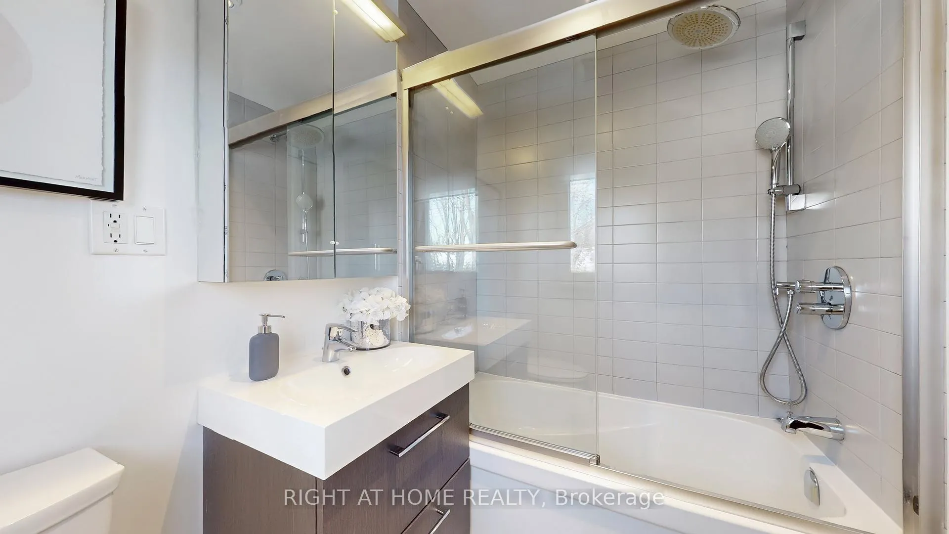 Photo 27 of 12 Courtham Avenue, Markham, Grandview — HOMEH