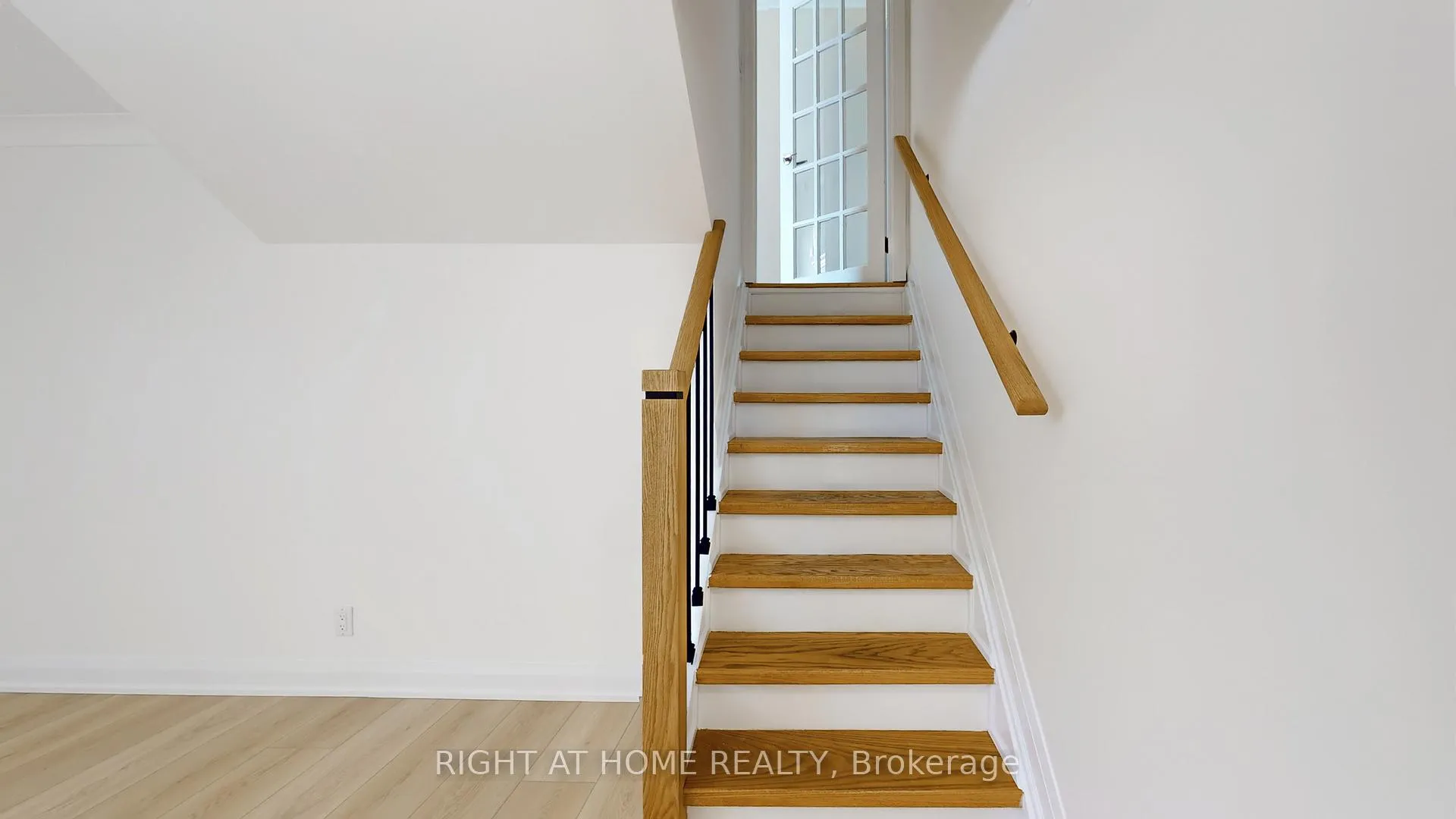 Photo 34 of 12 Courtham Avenue, Markham, Grandview — HOMEH