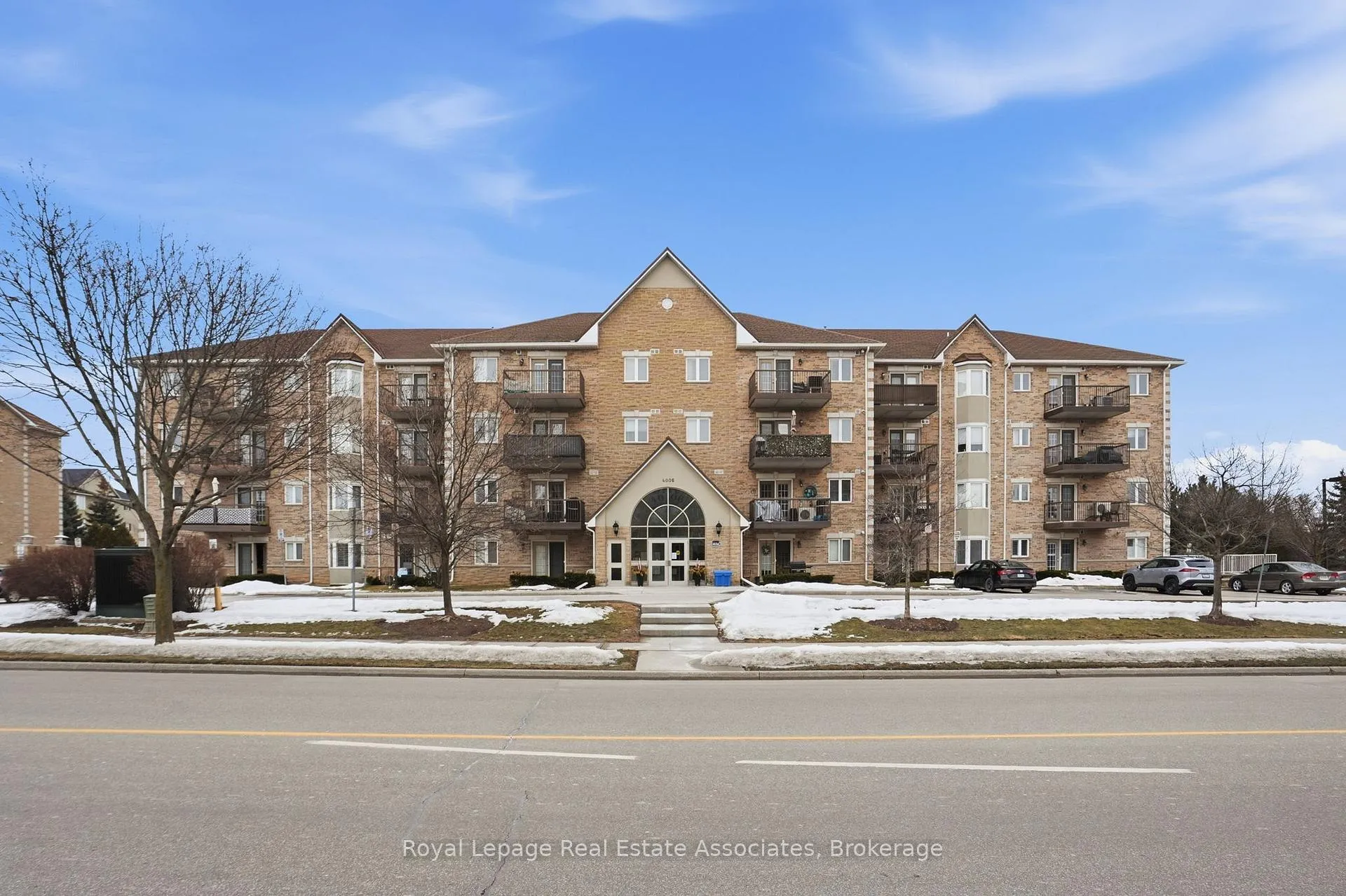 Photo 1 of Unit 107, 4006 Kilmer Drive, Burlington, Tansley — HOMEH