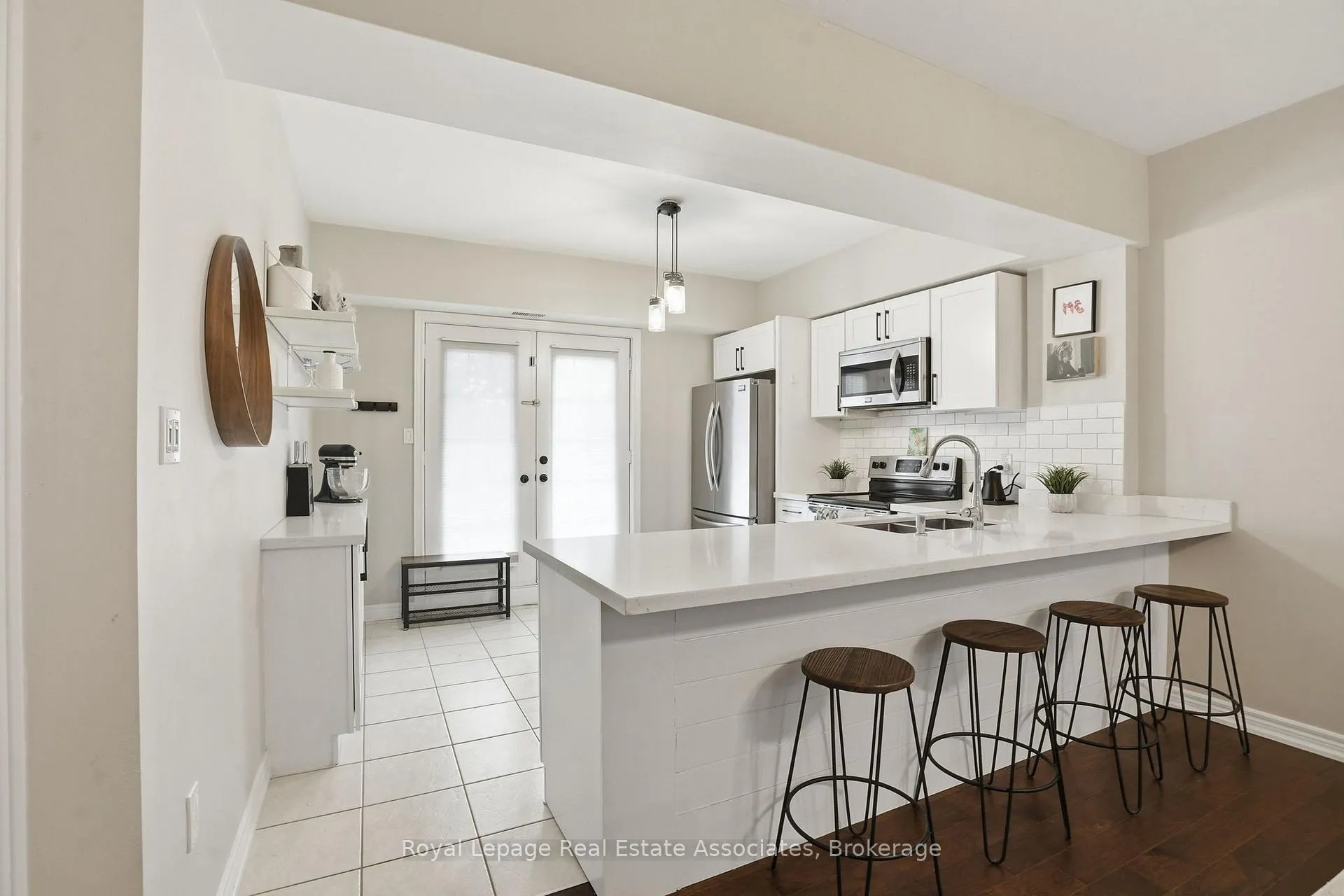 Photo 12 of Unit 107, 4006 Kilmer Drive, Burlington, Tansley — HOMEH
