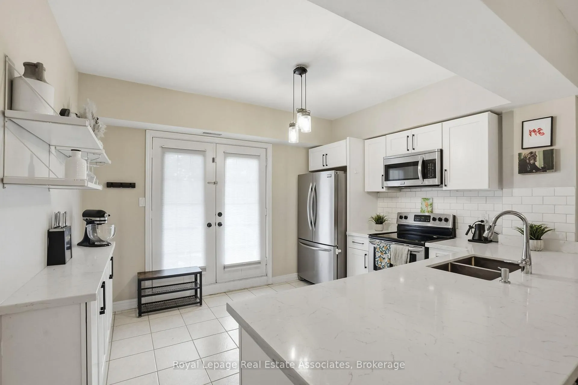 Photo 13 of Unit 107, 4006 Kilmer Drive, Burlington, Tansley — HOMEH