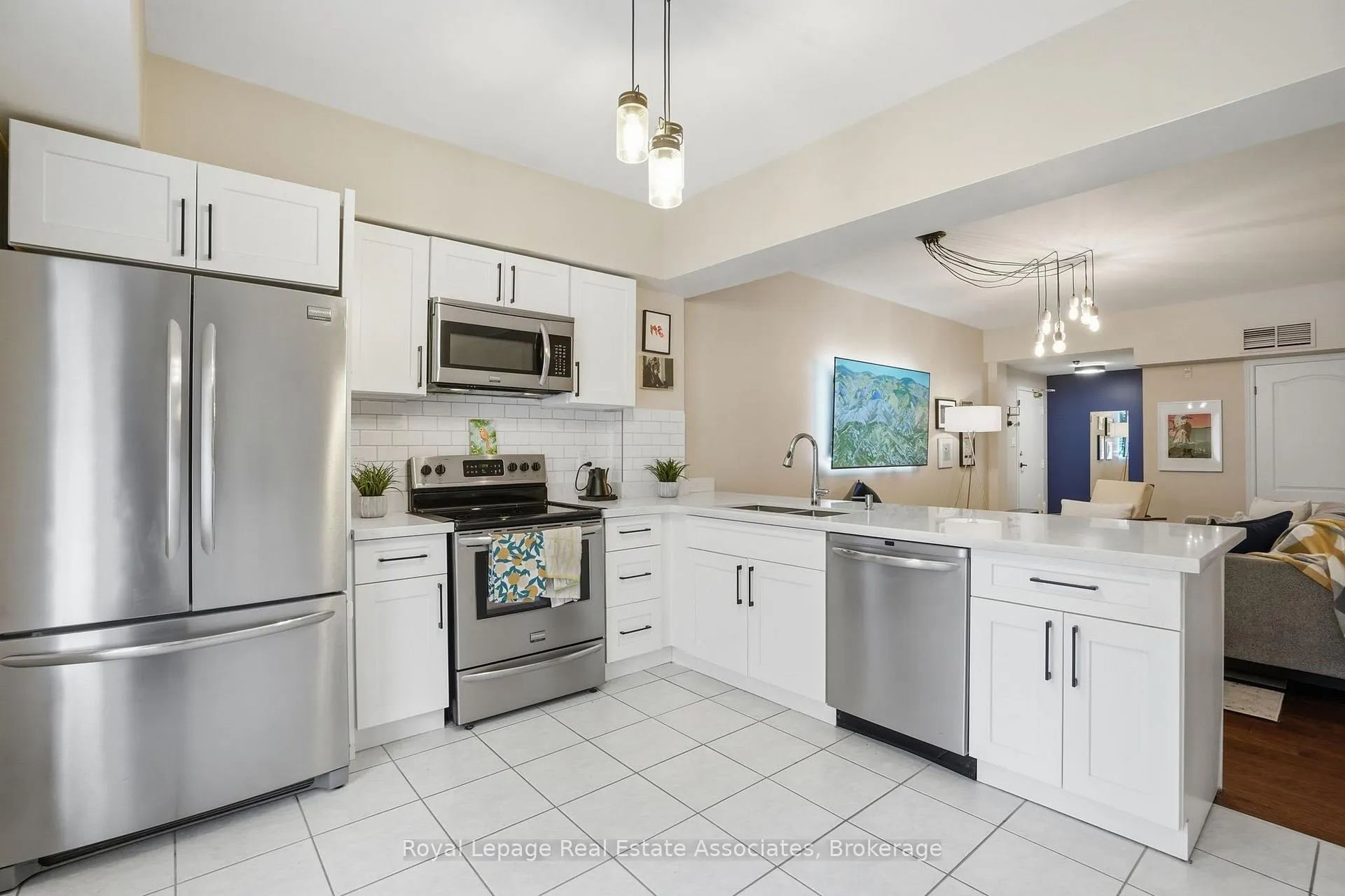 Photo 18 of Unit 107, 4006 Kilmer Drive, Burlington, Tansley — HOMEH