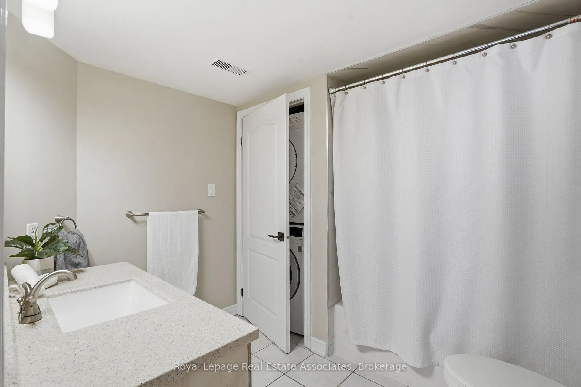 Photo 22 of Unit 107, 4006 Kilmer Drive, Burlington, Tansley — HOMEH