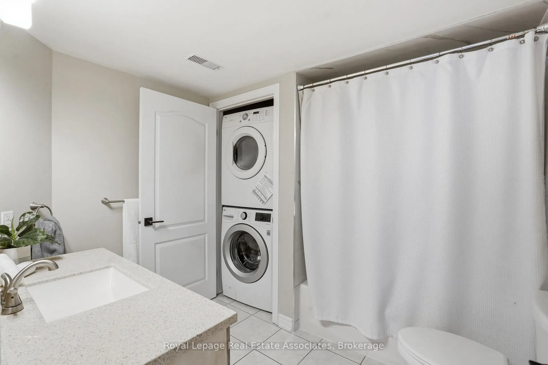 Photo 23 of Unit 107, 4006 Kilmer Drive, Burlington, Tansley — HOMEH