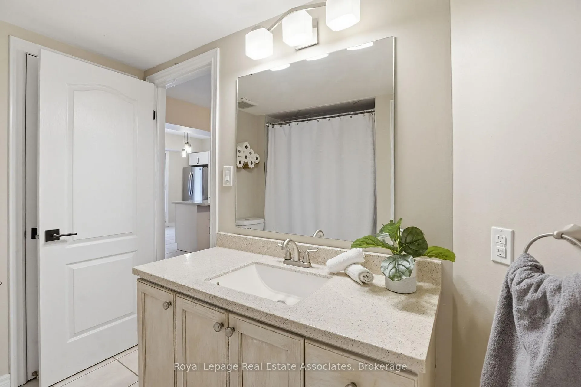 Photo 24 of Unit 107, 4006 Kilmer Drive, Burlington, Tansley — HOMEH