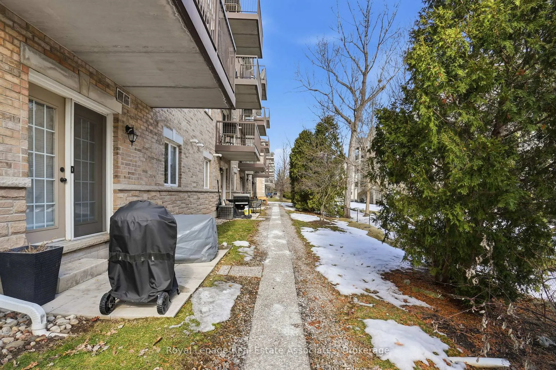 Photo 34 of Unit 107, 4006 Kilmer Drive, Burlington, Tansley — HOMEH