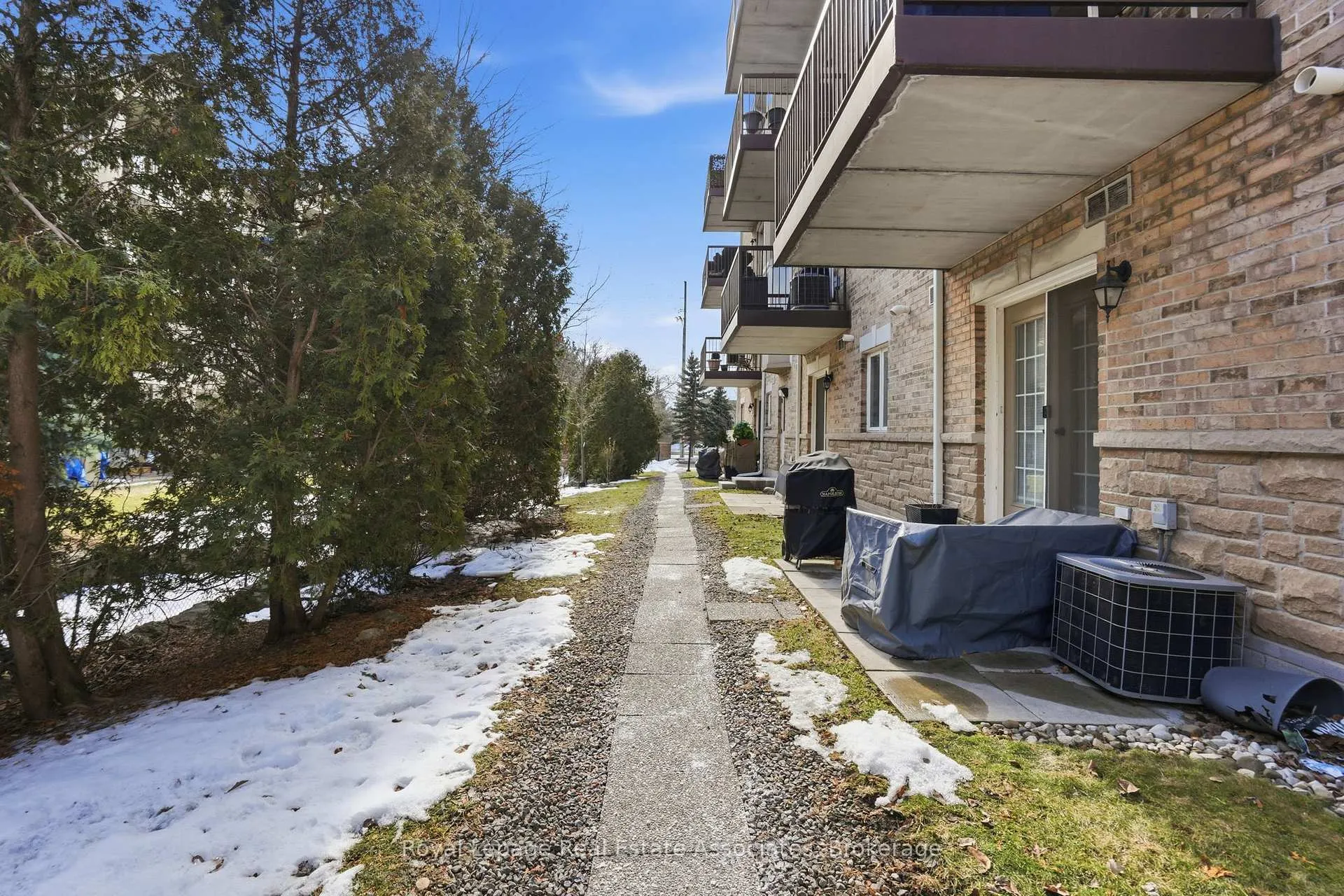 Photo 35 of Unit 107, 4006 Kilmer Drive, Burlington, Tansley — HOMEH