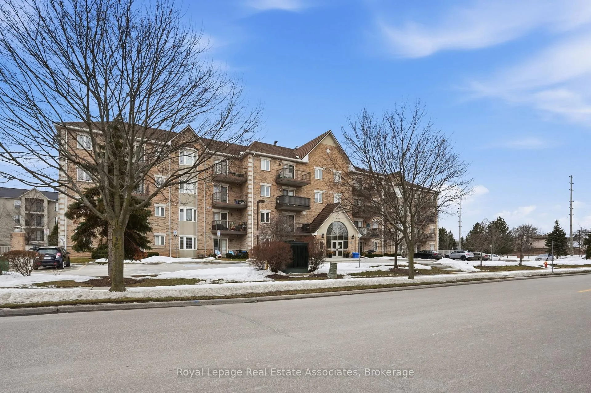 Photo 38 of Unit 107, 4006 Kilmer Drive, Burlington, Tansley — HOMEH
