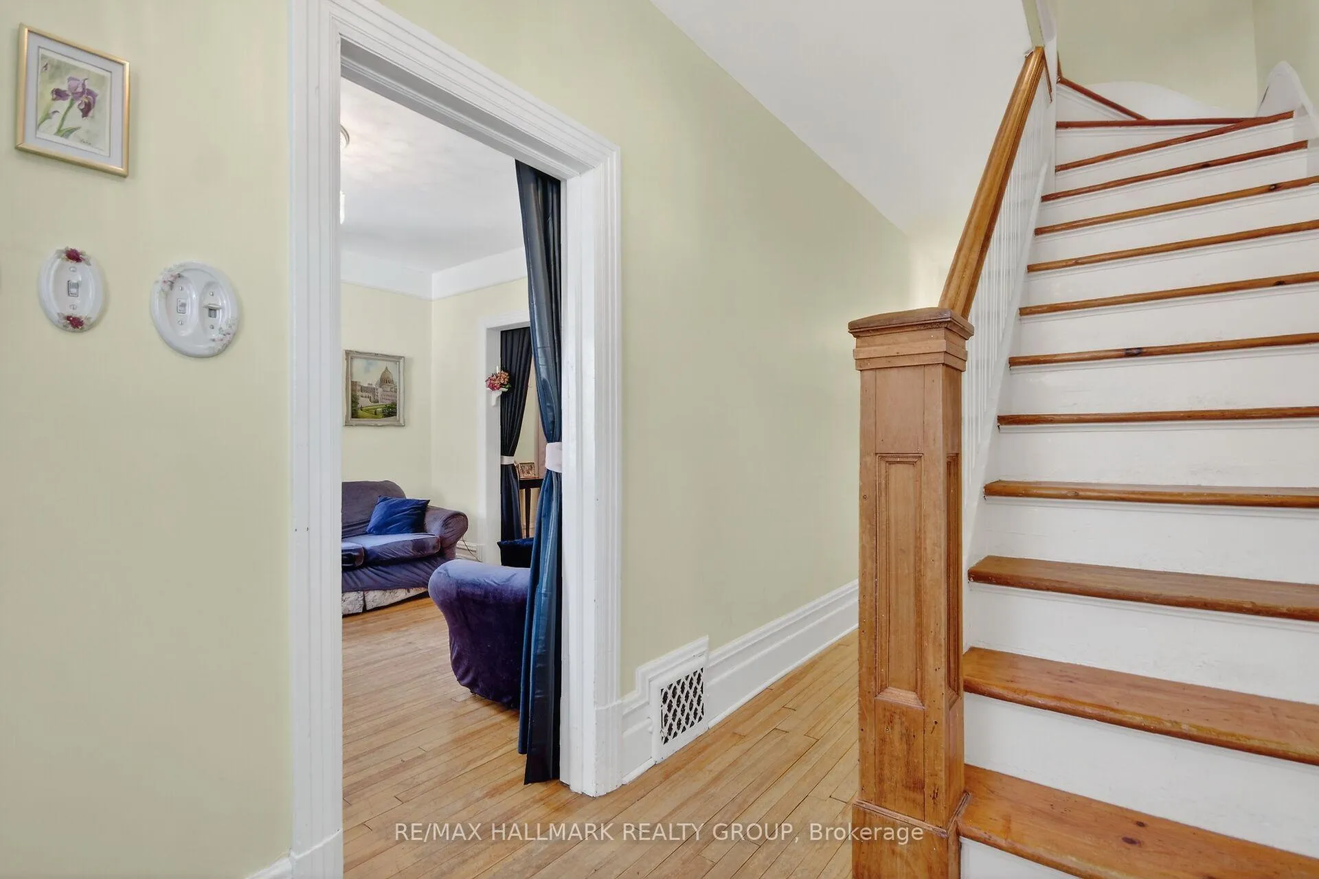 Photo 5 of 512 Melbourne Avenue, Ottawa, McKellar/Highland — HOMEH