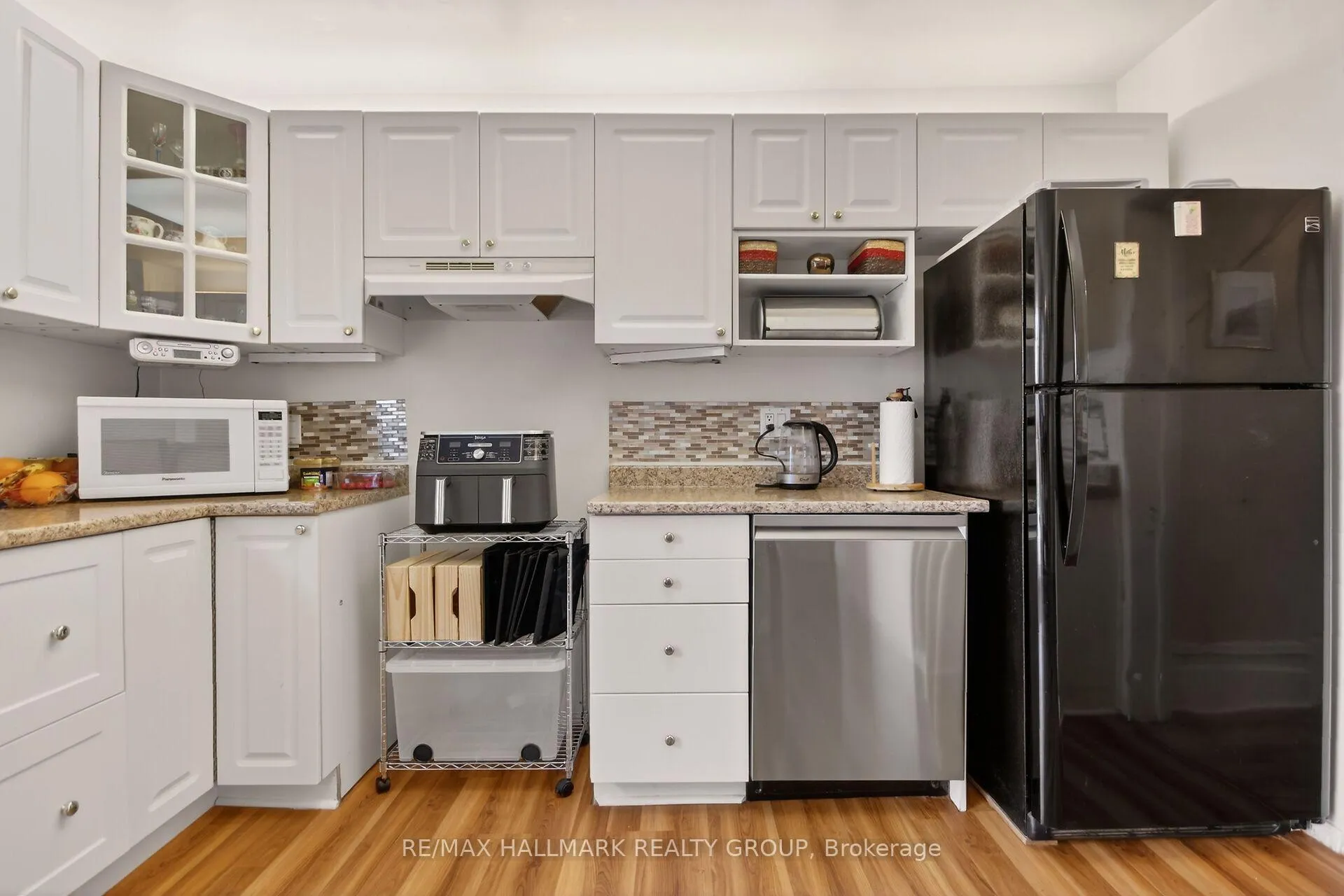 Photo 14 of 512 Melbourne Avenue, Ottawa, McKellar/Highland — HOMEH