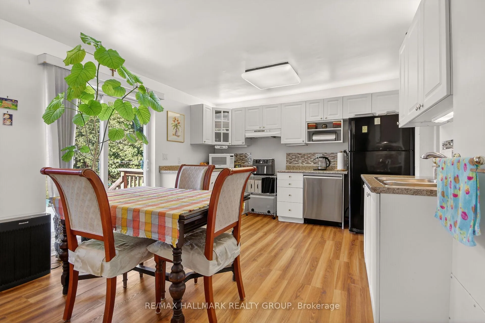 Photo 16 of 512 Melbourne Avenue, Ottawa, McKellar/Highland — HOMEH
