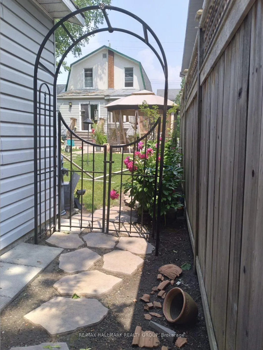 Photo 35 of 512 Melbourne Avenue, Ottawa, McKellar/Highland — HOMEH