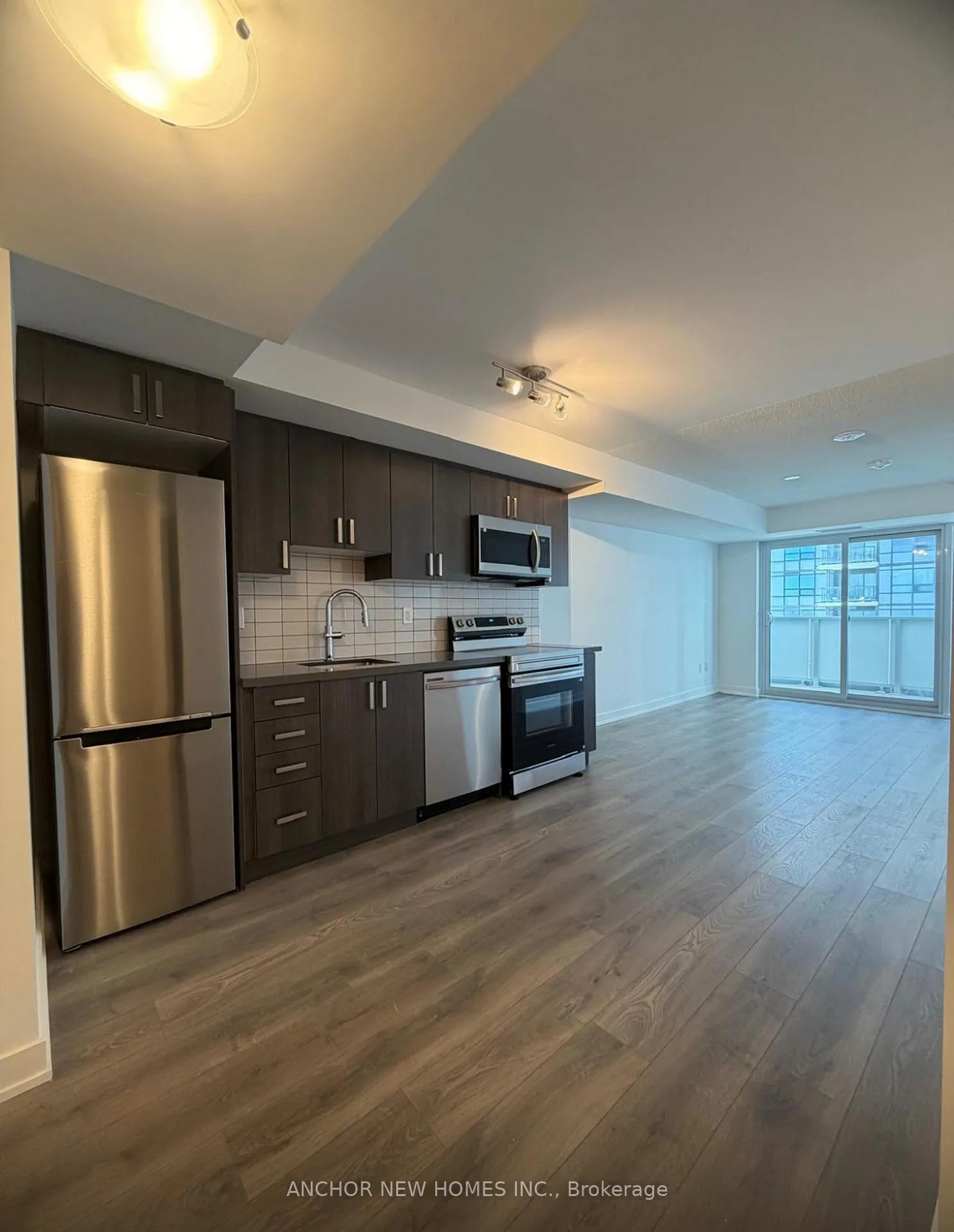 Photo 8 of Unit 810, 1010 Sandy Beach Road, Pickering, Bay Ridges — HOMEH
