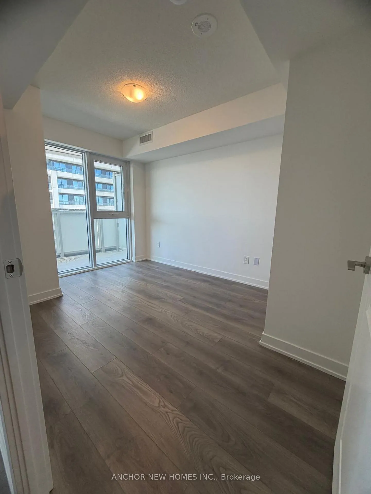 Photo 9 of Unit 810, 1010 Sandy Beach Road, Pickering, Bay Ridges — HOMEH