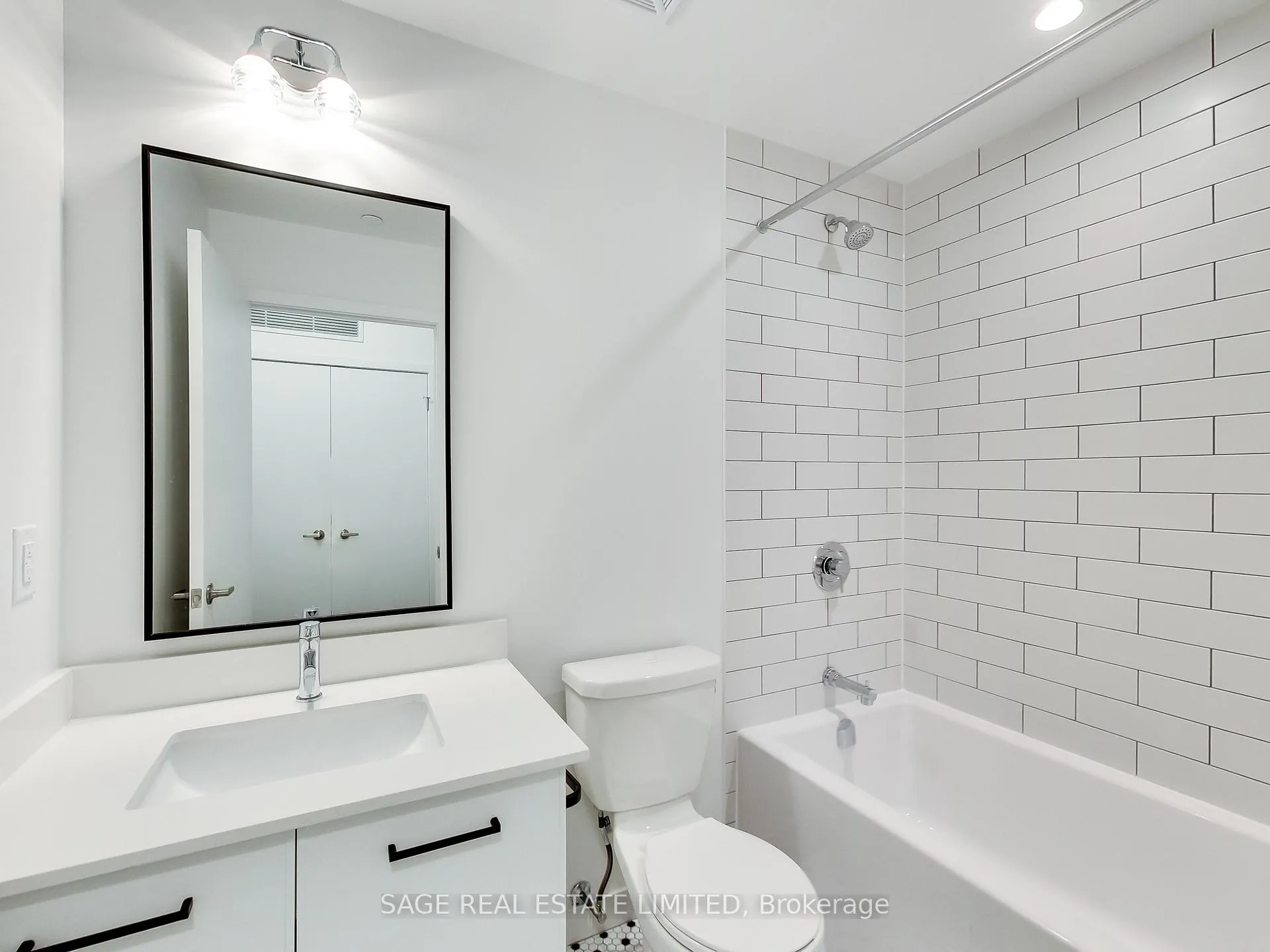 Photo 6 of Unit 603, 899 Queen Street E, Toronto, South Riverdale — HOMEH