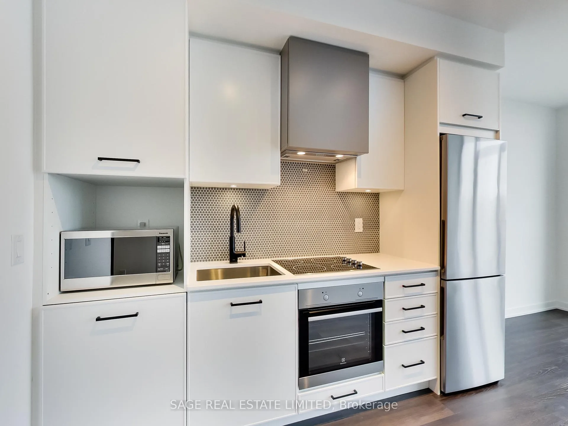 Photo 10 of Unit 603, 899 Queen Street E, Toronto, South Riverdale — HOMEH