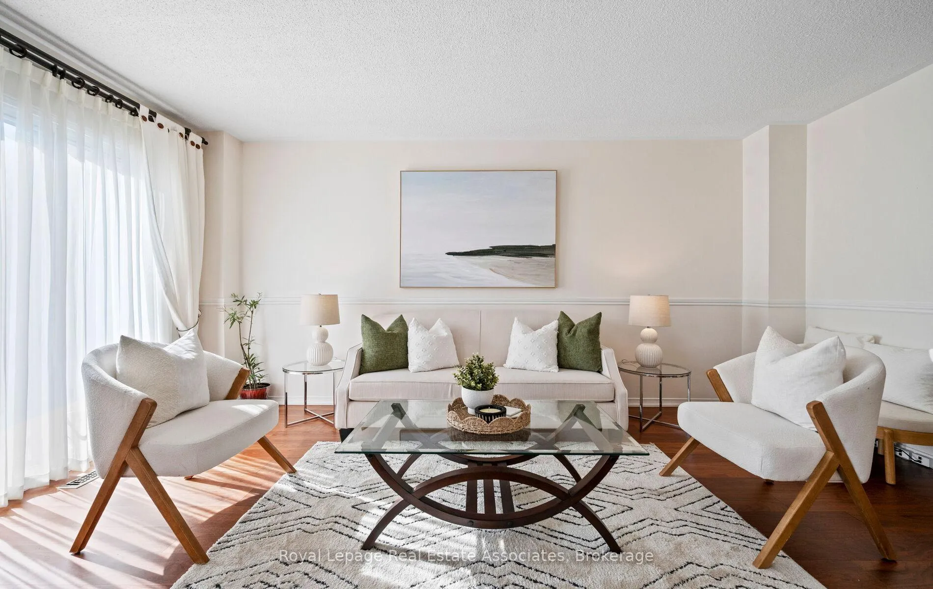 Photo 2 of 144 Genesee Drive, Oakville, River Oaks — HOMEH