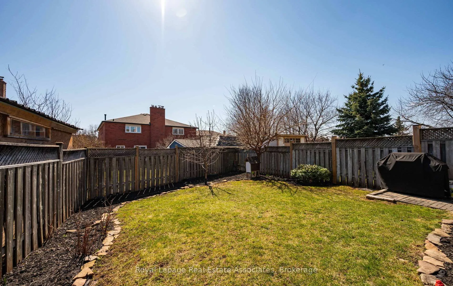Photo 21 of 144 Genesee Drive, Oakville, River Oaks — HOMEH