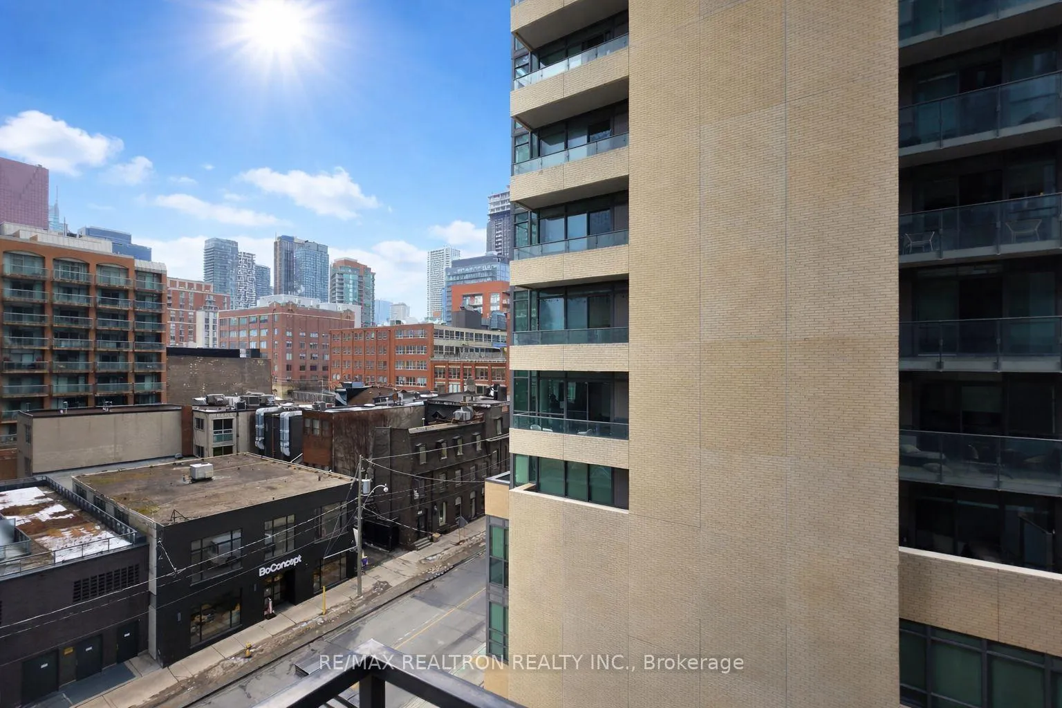 Photo 2 of Unit 618, 180 Front Street E, Toronto, Moss Park — HOMEH
