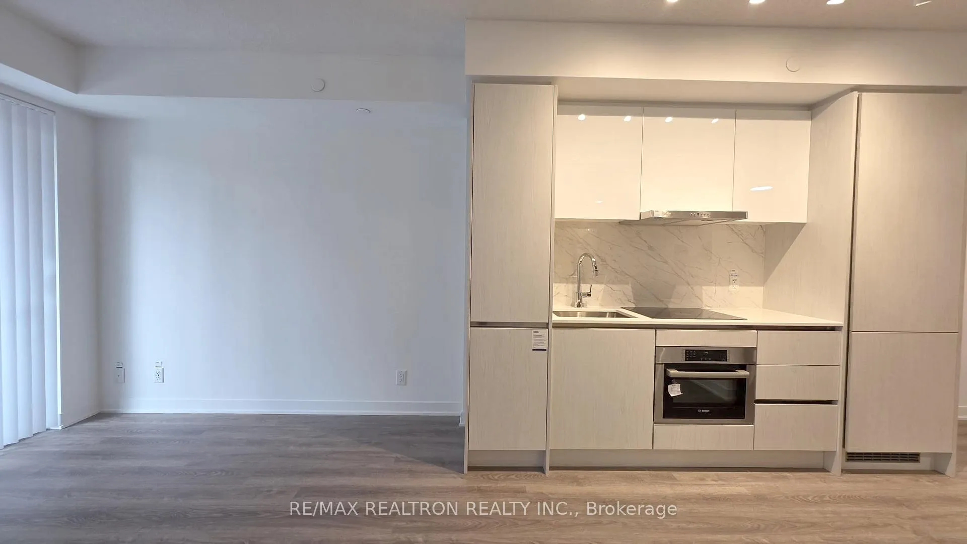 Photo 5 of Unit 618, 180 Front Street E, Toronto, Moss Park — HOMEH